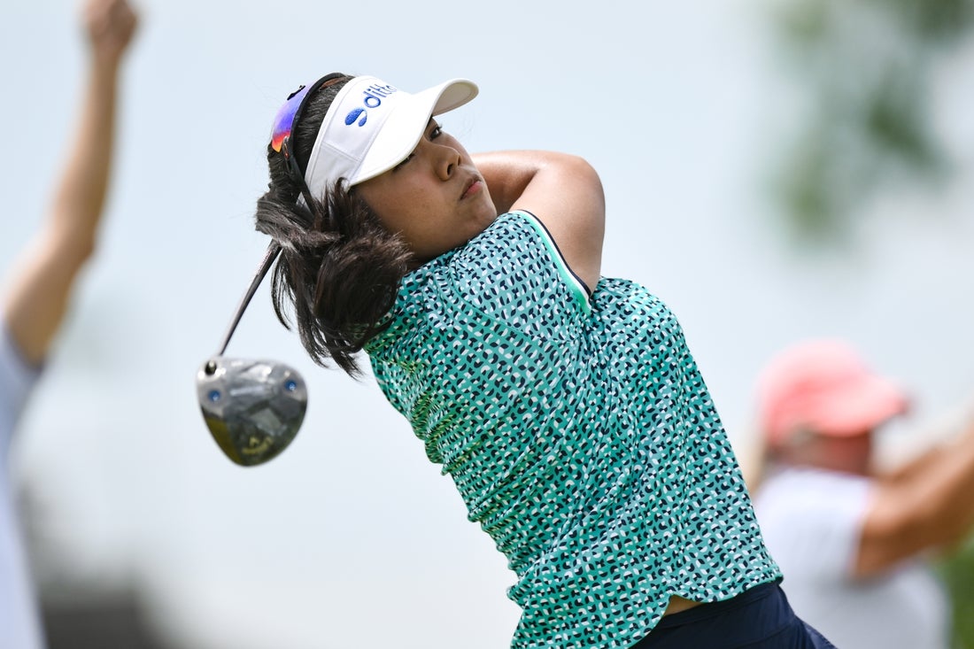 Hot-putting Arpichaya Yubol nabs lead at Standard Portland Classic