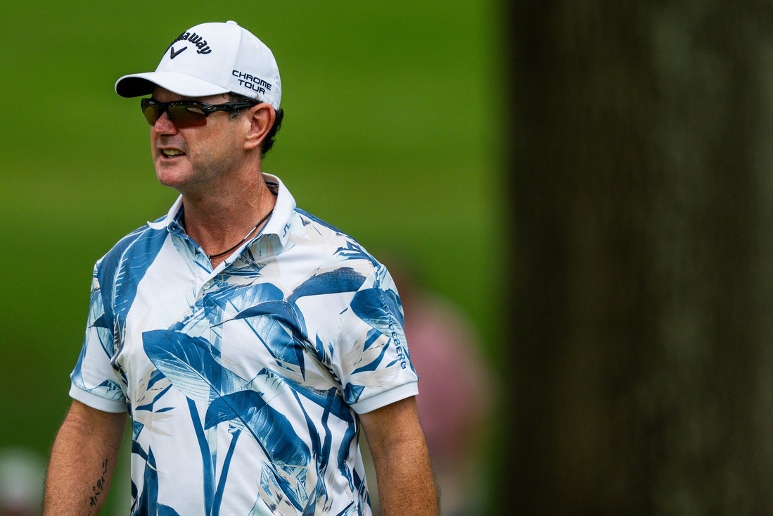 Rory Sabbatini rides bogey-free 65 to Boeing Classic lead
