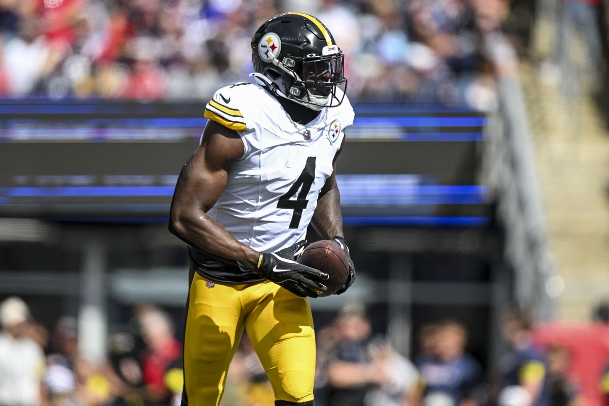 Sep 21, 2025; Foxborough, Massachusetts, USA; Pittsburgh Steelers wide receiver Dk Metcalf (4) reacts after tochdown during the first quarter at Gillette Stadium. Mandatory Credit: Brian Fluharty-Imagn Images