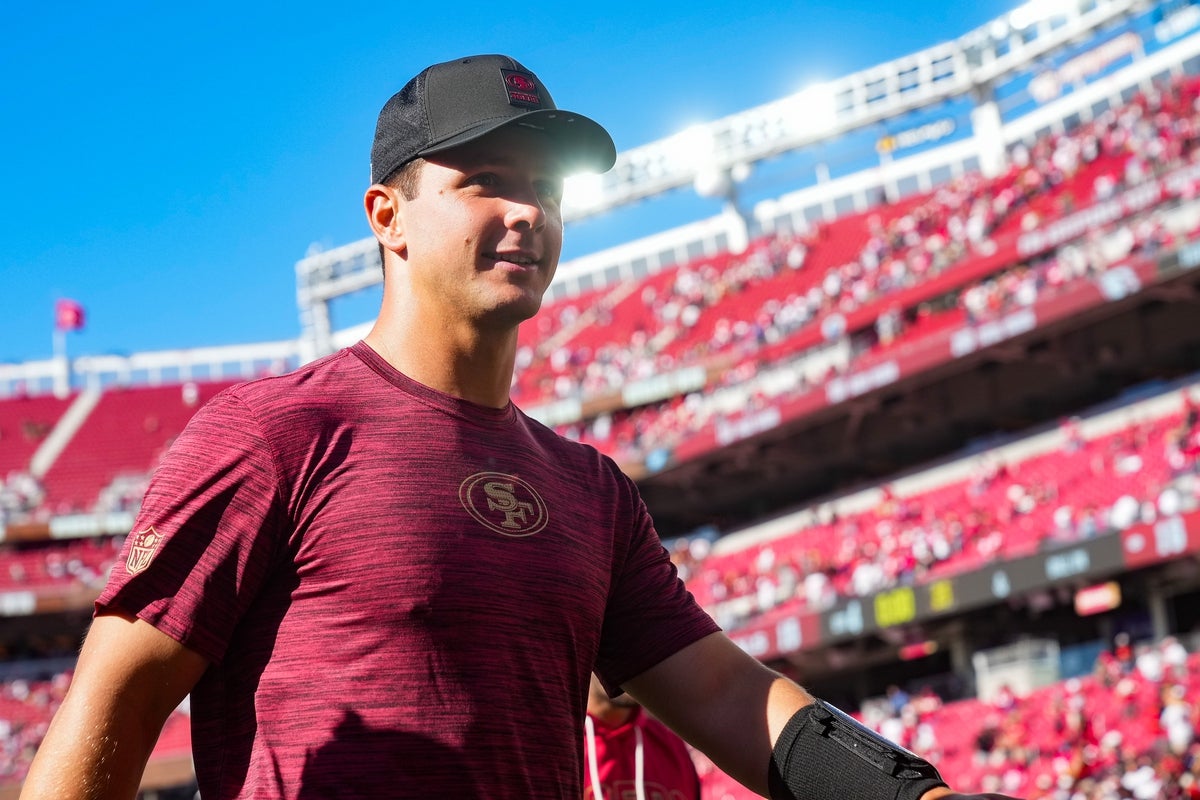 Sep 21, 2025; Santa Clara, California, USA; San Francisco 49ers quarterback Brock Purdy (13) leaves the field following the game against the Arizona Cardinals at Levi