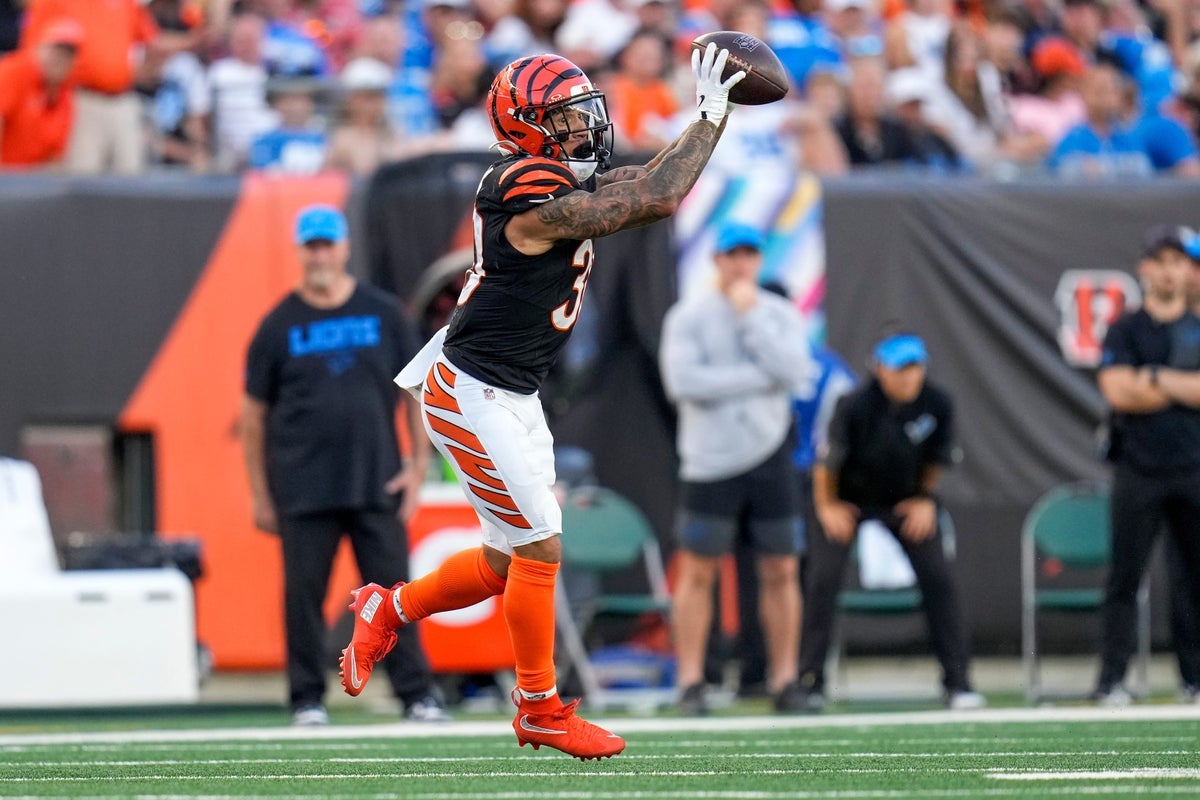 Cincinnati Bengals running back Chase Brown (30) catches a pass in the third quarter of the NFL Week 5 game between the Cincinnati Bengals and the Detroit Lions at Paycor Stadium in downtown Cincinnati on Sunday, Oct. 5, 2025. The Bengals continued a losing streak, falling 37-24 to the Lions.