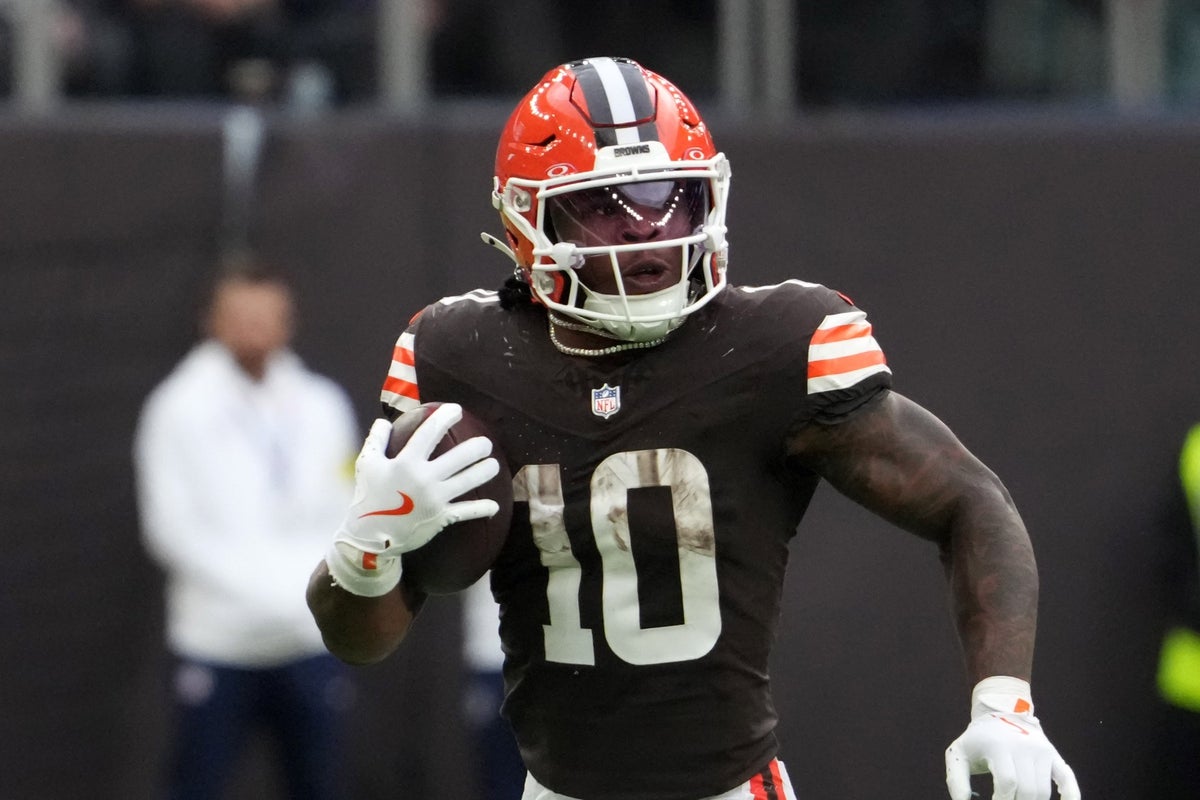 Oct 5, 2025; Tottenham, United Kingdom; Cleveland Browns running back Quinshon Judkins (10) carries the ball against the Minnesota Vikings in the second half during an NFL International Series game at Tottenham Hotspur Stadium. Mandatory Credit: Kirby Lee-Imagn Images