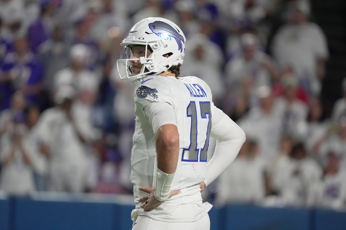 Buffalo Bills quarterback Josh Allen takes a look around waiting for play to start during final seconds in the fourth quarter at Highmark Stadium in Orchard Park on Oct. 5, 2025.