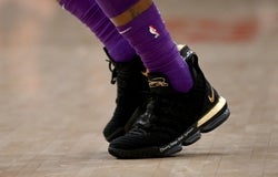 NBA: San Antonio Spurs at Los Angeles Lakers