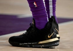 NBA: San Antonio Spurs at Los Angeles Lakers