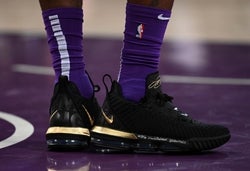 NBA: San Antonio Spurs at Los Angeles Lakers