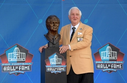 Aug 3, 2019; Canton, OH, USA; Gil Brandt poses with bust during the Pro Football Hall of Fame Enshrinement at Tom Benson Hall of Fame Stadium. Mandatory Credit: Kirby Lee-USA TODAY Sports