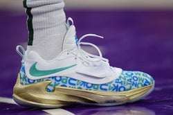 NBA: Milwaukee Bucks at Los Angeles Lakers