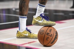 NBA: Preseason-Golden State Warriors at Los Angeles Lakers