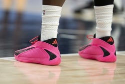 NBA: San Antonio Spurs at Minnesota Timberwolves