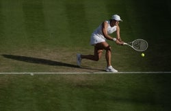Swiatek vs Bencic Prediction 7-10-25 Wimbledon Picks
