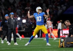 Las Vegas Raiders vs LA Chargers Prediction 9/15/25 NFL Picks Today
