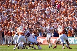 Texas vs Kentucky Prediction 10/18/25 College Football Picks Today