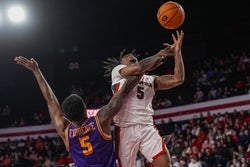 Georgia vs Cincinnati Prediction 12/13/25 College Basketball Picks Today