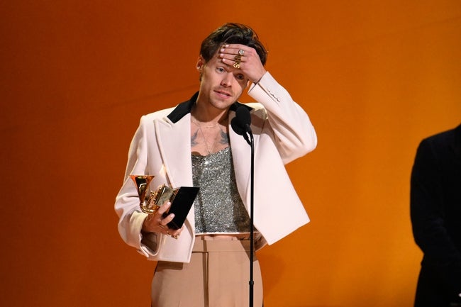 Harry Styles accepts the award for album of the year for    Harry's House   .

Xxx Grammys2023 20440637 Dcb Jpg E Ent Usa Ca