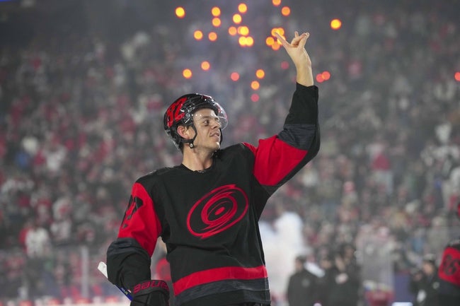 Dana Lane's Carolina Hurricanes vs. Washington Capitals NHL 'Table Setter'